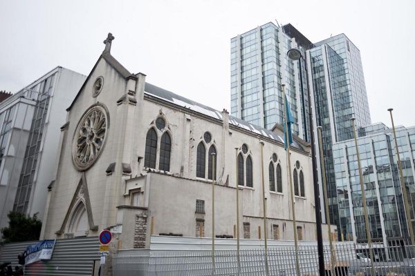 Paris : l'église Sainte-Rita transformée en salle d'escalade