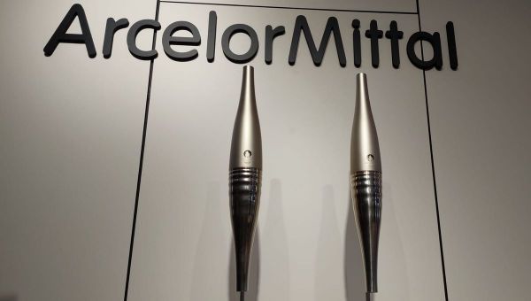 "Un objet d'art produit en série" : la torche olympique de Paris 2024 fabriquée sur le site ArcelorMittal de Florange