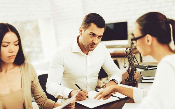 Divorce : qui doit payer la prestation compensatoire ?