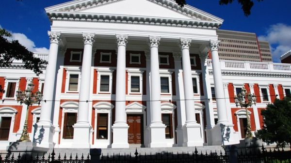 Afrique du Sud: à l'approche des législatives, de possibles coalitions peuvent émerger