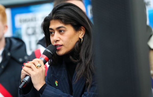 Européennes : La candidate LFI Rima Hassan convoquée par la police pour « apologie du terrorisme »