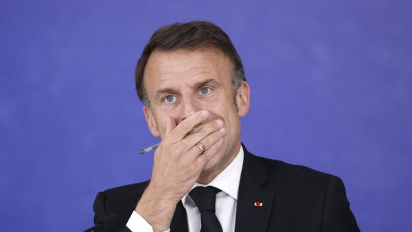 "Un chef de l'État français ne devrait pas dire ça" : Emmanuel Macron sous le feu des critiques après ses déclarations sur l'Europe défense et l'arme nucléaire