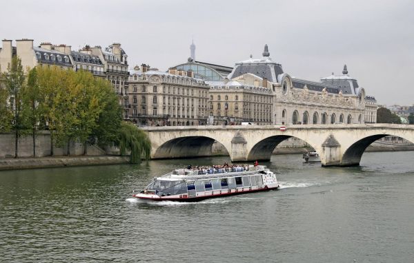 Musée d'Orsay : Deux personnes interpellées pour tentative de dégradations de biens classés