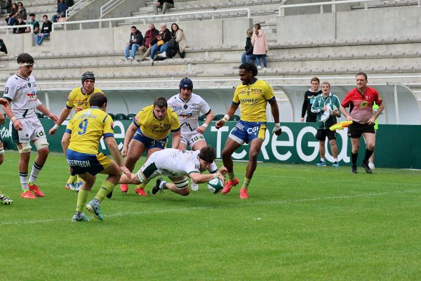 Rugby - Espoirs : contre Clermont, les Palois ont mangé la feuille
