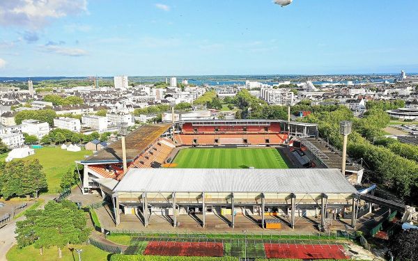Stade du Moustoir à Lorient : quelle est sa catégorie UEFA pour les Coupes d'Europe ?