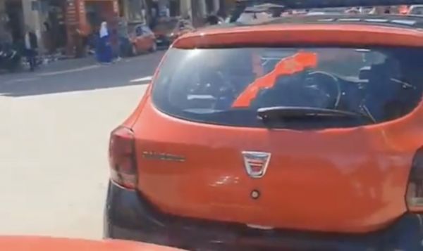 Vidéo: Des taxis s’inspirent du maillot de la RS Berkane !