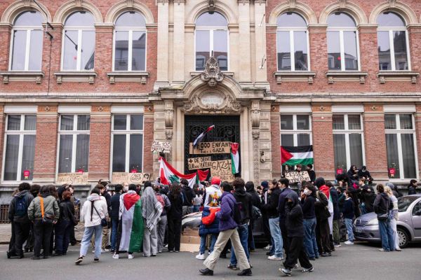 Mobilisation pour Gaza : à Lille, Sciences Po fermé et l'accès à l'Ecole de journalisme bloqué