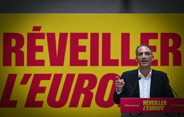 Européennes 2024 : Raphaël Glucksmann veut « mettre sur la table la clause de l'Européenne la plus favorisée »
