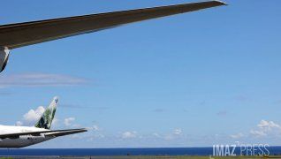 L'avenir de la compagnie en jeu : Air Austral : des négociations pour mettre fin aux turbulences
