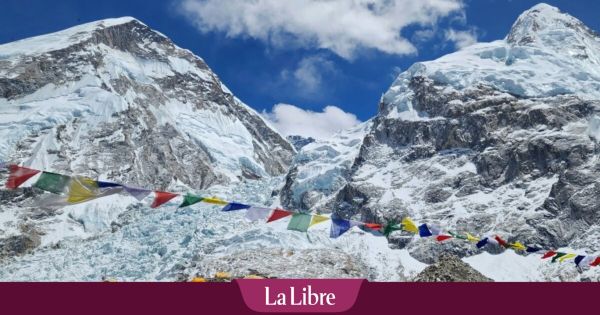 La justice népalaise ordonne de limiter le nombre des permis pour l'ascension de l'Everest