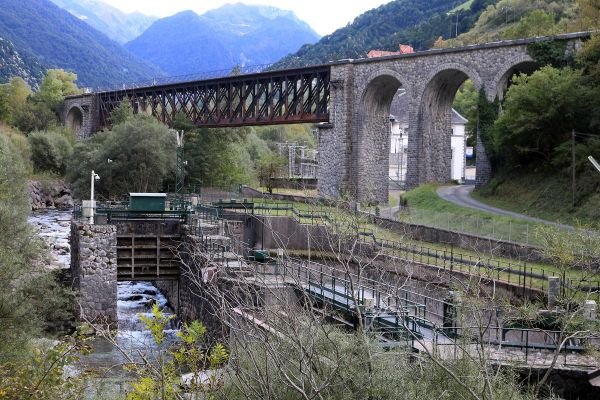 Ligne ferroviaire Pau-Canfranc-Saragosse : cartes sur table avec le CRÉLOC