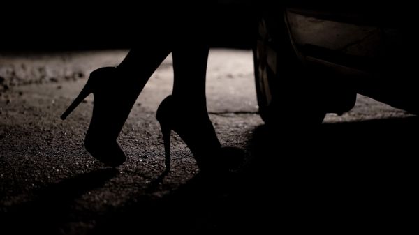 Prostitution : le gouvernement dévoile sa stratégie nationale, qui vise surtout à renforcer la loi existante