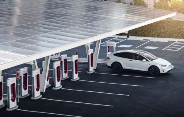 Tesla licencie toute son équipe Supercharger