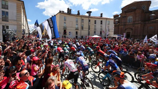 DIRECT. Giro 2024 : trois Français dans l'échappée inaugurale... Suivez la première étape du Tour d'Italie