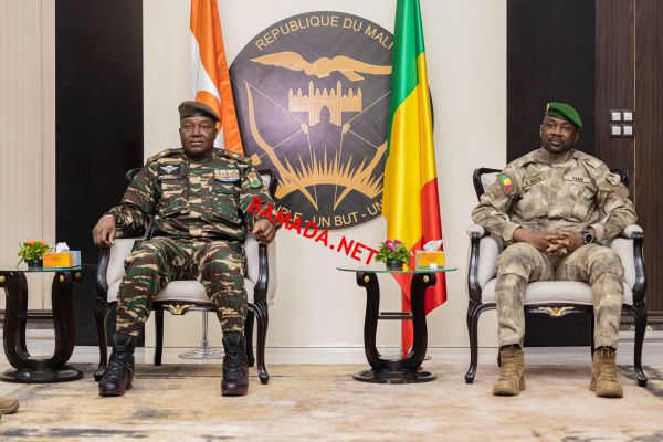 Niger : Niamey aux couleurs des drapeaux du Mali, du Burkina Faso et de la Russie, la CEDEAO ne va...