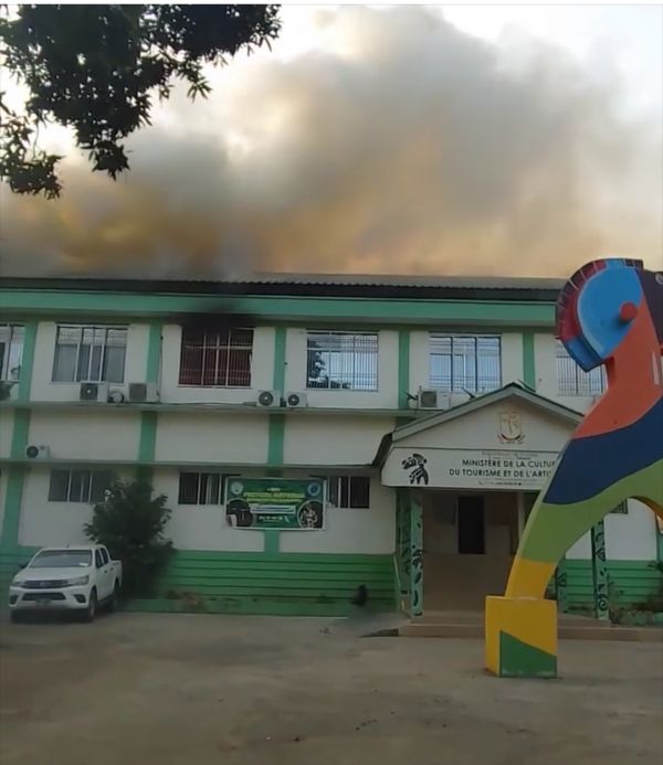 Conakry : feu au Ministère de la Culture