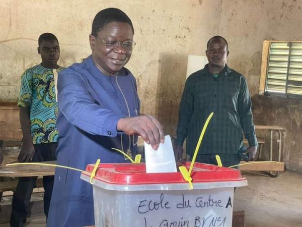 Présidentielle au Tchad : le candidat Pahimi Padacké Albert a voté dans son village au Mayo Kebbi Ouest