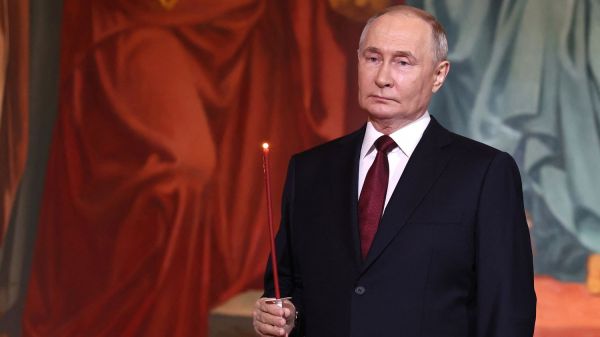 Guerre en Ukraine : Vladimir Poutine ordonne des exercices nucléaires dans un "futur proche" en réponse à des "menaces" occidentales