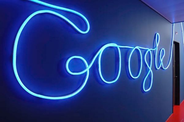 Google interdit la promotion de sites et applications générant des deepfakes pornographiques
