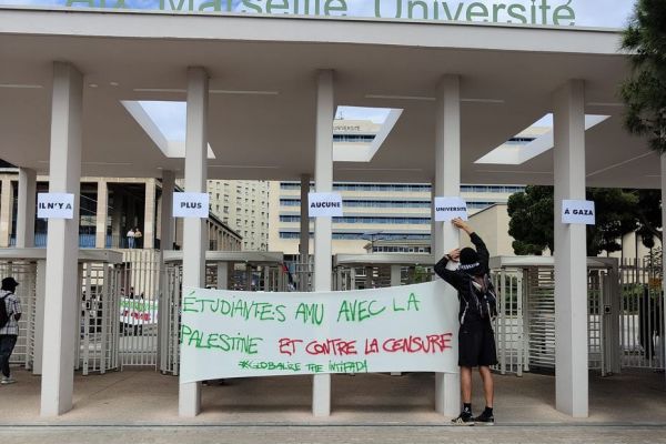 "Un cessez-le feu immédiat à Gaza" : des dizaines d'étudiants se mobilisent en faveur de la paix à Marseille