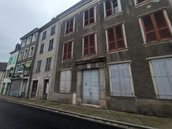 Oloron : l'accès à quatre immeubles vétustes interdits rue Camou