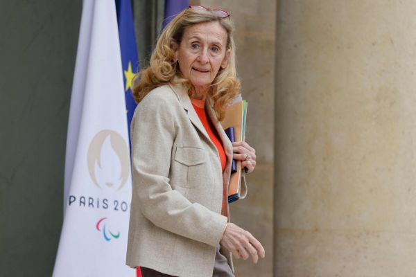 « Les textes fondateurs de l'école républicaine ne font pas mention de l'autorité comme d'une notion cardinale »
