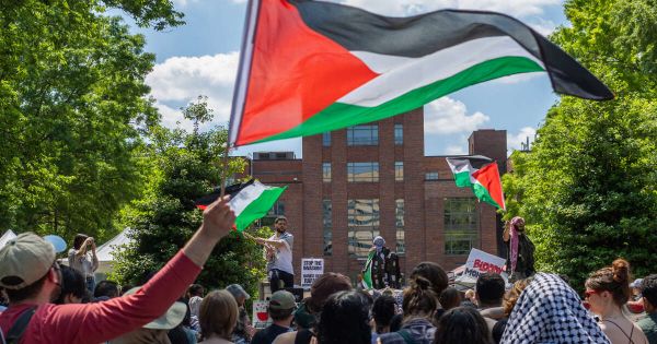 États-Unis : les étudiants étrangers qui manifestent sur les campus prennent de gros risques