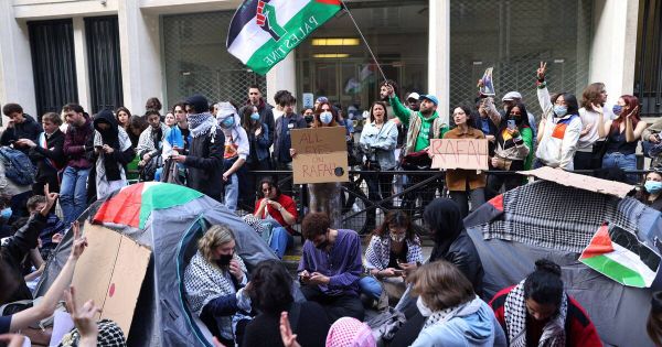 Mouvement pro-Gaza : à Sciences-Po Paris, une matinée entre examens passés et blocage évacué
