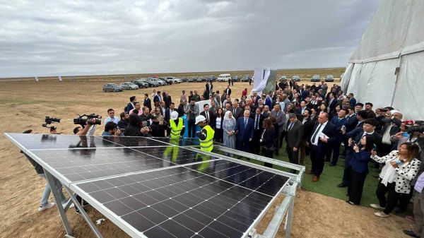 Coup d'envoi de la construction de la centrale solaire photovoltaïque de Kairouan