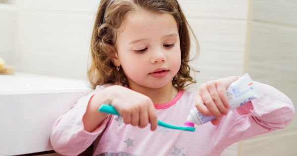 Santé. Dentifrice de vos enfants : pourquoi il peut leur causer des caries ?