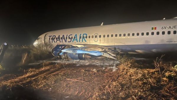 VIDÉO. Nouvel accident pour Boeing : l'avion sort de la piste à Dakar et fait au moins onze blessés, dont plusieurs graves