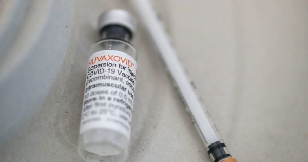 Santé. Vaccins anti-Covid : le groupe français Sanofi et l'américain Novavax s'associent