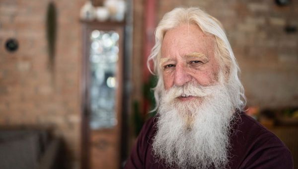 La barbe qui jaunit