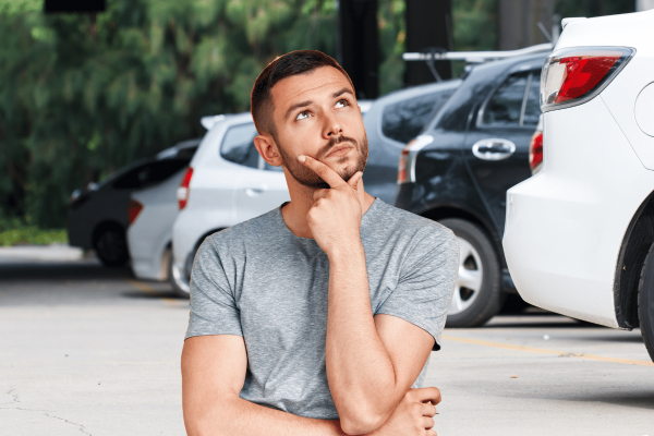 Voiture : découvrez pourquoi ne pas éteindre votre moteur pourrait vous ruiner