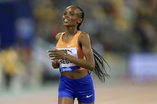 Athlétisme : la Kényane Beatrice Chebet bat le record du monde du 10 000 m