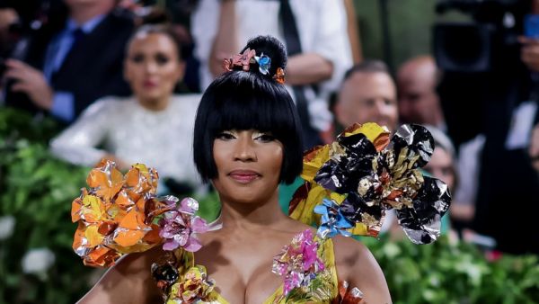 "Ils sont grassement payés pour saboter ma tournée" : Nicki Minaj arrêtée pour possession de cannabis dans un aéroport