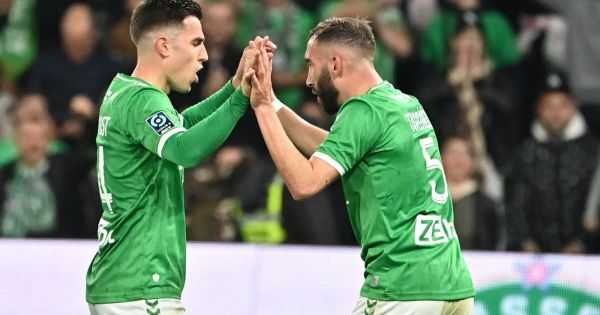 Football. Avant la vente du club, l'ASSE joue sa place en Ligue 1 contre Metz