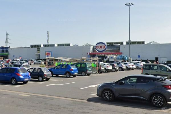 Une vieille dame renversée sur un parking, le chauffard a pris la fuite