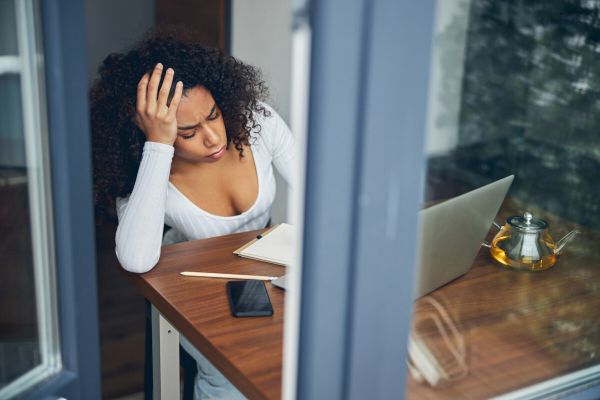 Vous avez toujours l'impression de ne pas en faire assez ? 9 signes pour reconnaître l'anxiété de productivité