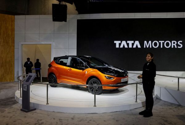 L'unité de financement du constructeur automobile indien Tata Motors va fusionner avec Tata Capital