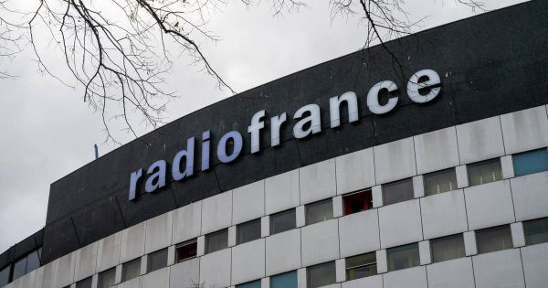 Irruption d'Attal dans l'interview de Hayer sur Franceinfo : colère de la SDJ de Radio France