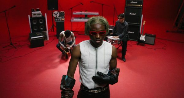 Les lunettes de soleil Primavera Sound x Etnia Barcelona redéfinissent le style festivalier