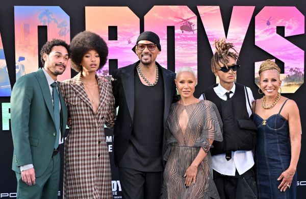 Will Smith entouré de Jada Pinkett et de ses trois enfants pour son grand retour