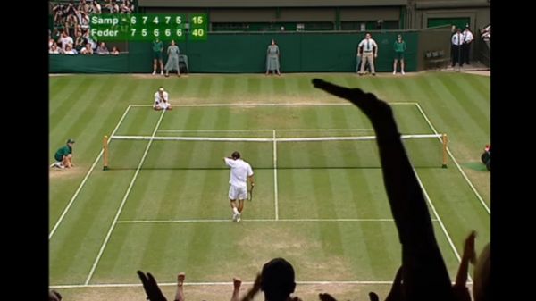 Federer fait tomber le Roi Sampras en huitièmes (Wimbledon 2001)