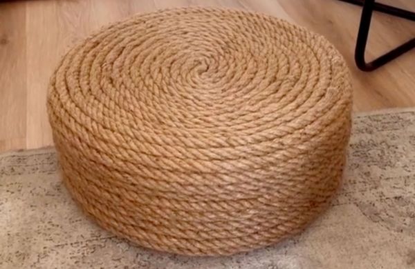 Voici comment créer un pouf ultra tendance avec seulement deux matériaux