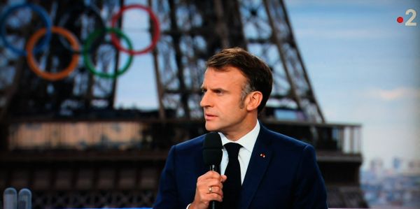 «Ça n'est pas une bonne chose» que le RN ne soit pas représenté au bureau de l'Assemblée, dit Emmanuel Macron