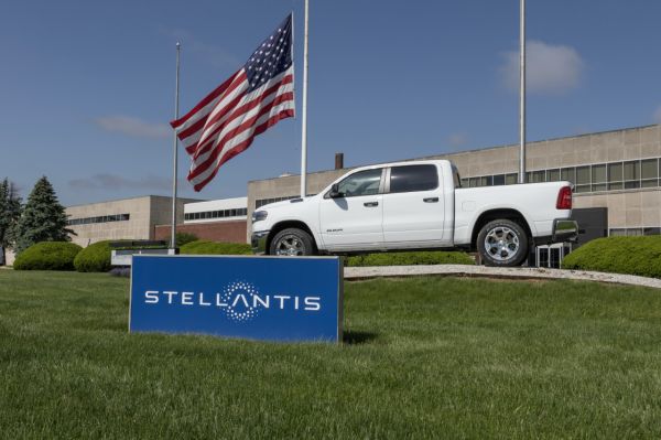 Automobile : Stellantis pourrait arrêter plusieurs marques