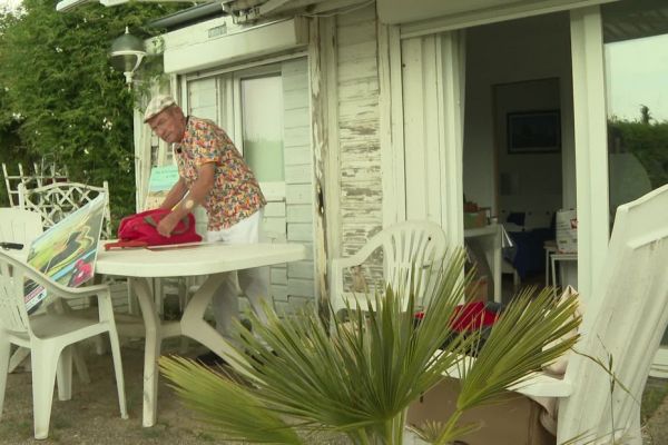 "On fait les valises", André Ollivro, le défenseur de l'environnement, contraint de quitter son cabanon à cause des algues vertes