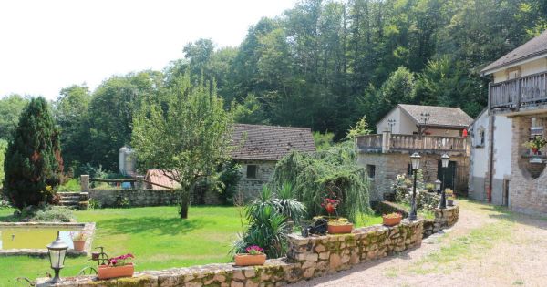 Le Breuil. Mordu à la fesse par le chien du gîte, il décide finalement de porter plainte
