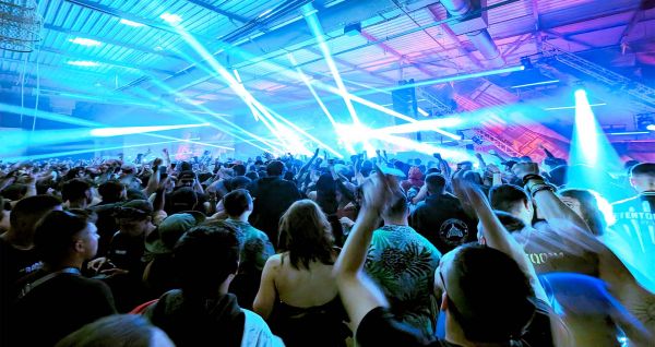 Le hardstyle hollandais fait son grand retour à Paris dans un ancien hangar XXL